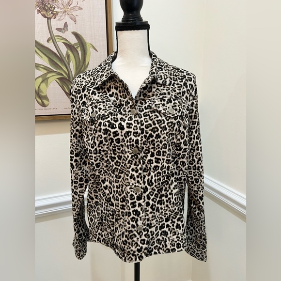 NWT  Charter Club Button Down Long Sleeve Jean Cut Jacket Animal Print SZ L - Picture 3 of 9